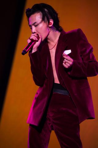 Cuối tuần này, G-Dragon mang tour diễn khủng đến Thái