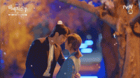 “Cô Dâu Thủy Thần”: Mới tập 1, “Hà Bá” Nam Joo Hyuk đã mạnh bạo khóa môi Shin Se Kyung