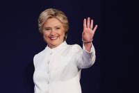 Bà Hillary Clinton đã dành đến 600 tiếng để làm đẹp trong suốt quá trình tranh cử