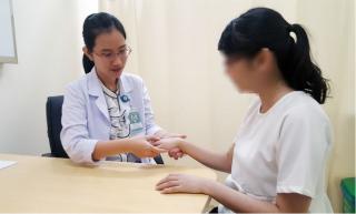 Biên tập viên bị hủy khớp tay do… gõ bàn phím quá nhiều
