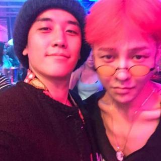 G-Dragon gây sốc vì gầy đáng báo động, bị tố lạm dụng thẩm mỹ đến mức mặt biến dạng