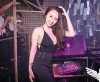 Chân dung bà xã tương lai của Khắc Việt: DJ xinh đẹp và nóng bỏng chẳng kém cạnh hot girl nào!