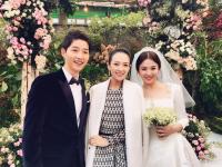 Từ chuyện Chương Tử Di mặc đồ trắng tại hôn lễ Song Song bị cho là mất lịch sự đến khác biệt trong đám cưới sao Hoa - Hàn