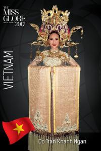 Trang phục dân tộc của Khánh Ngân tại Miss Globe lấy cảm hứng từ Hoàng hậu Nam Phương