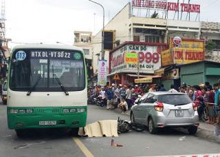 Cô gái mở cửa ô tô không quan sát, gây tai nạn chết người ở Sài Gòn