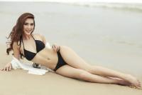 Tường Linh đánh dấu bước trưởng thành bằng bộ ảnh bikini nóng bỏng