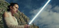 “Star Wars: The Last Jedi” hùng mạnh ra quân với 220 triệu đô