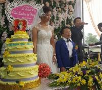 Vợ 1m65, chồng 80cm gây xôn xao trong đám cưới xứ Thanh ngày cuối cùng năm 2017