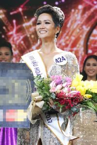 Tranh cãi nhan sắc H’Hen Niê, “Chung kết Hoa hậu Hoàn vũ hay Vietnam’s Next Top Model”?