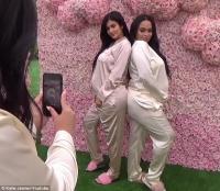 Nóng: Cô út nhà Kim - Kylie Jenner tiết lộ vừa hạ sinh bé gái sau 9 tháng giấu diếm
