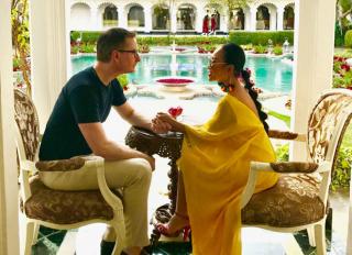 Vợ chồng Đoan Trang đón lễ tình nhân xa hoa tại Ấn Độ
