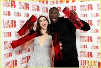 Brit Awards 2018: Hai cái tên trẻ măng đánh bật  hội người già  để ẵm hết giải bự