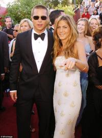 Gia đình Jennifer Aniston tan nát vì những lời tỏ tình của Brad Pitt với vợ cũ