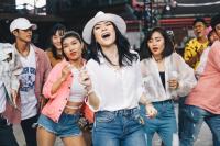 Những lần sao Việt khiến fan hụt hẫng vì  nhạc ra trước một đường, MV ra sau một nẻo 