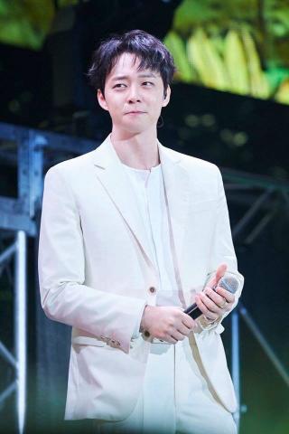 Park Yoochun òa khóc nức nở sau 2 năm đóng băng sự nghiệp vì bê bối tình dục