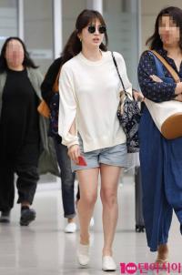 Chỉ vì chi tiết lồ lộ này mà thời trang sân bay của Song Hye Kyo bỗng tụt nửa phần sang trọng