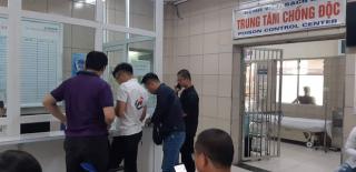 Tác nghiệp ở đám cháy công ty phích nước Rạng Đông, nhiều phóng viên phải đến trung tâm chống độc kiểm tra sức khỏe