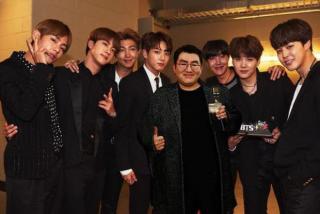 BTS chưa có lịch tái xuất đã thế còn có tin 1 thành viên nhập ngũ năm 2019, Bighit lên tiếng nhưng fan vẫn nghi:  Sắp có biến căng gì à? 