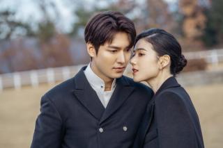 Bệ Hạ Bất Tử tung ảnh Lee Min Ho  thả thính  nữ thủ tướng, khán giả khen hết lời: Mũi chị còn thẳng hơn giới tính của em!