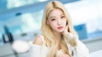 Chungha, Apink và Solar (Mamamoo) đồng loạt thả thính đêm khuya hé lộ màn solo trong tháng 4 này