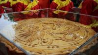 Những chiếc bánh Trung thu cỡ 'khủng' trên thế giới, Việt Nam cũng góp vui