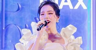 Lệ Quyên từ chịu cảnh hát lót giá 60 nghìn nay cát-xê 300 triệu, một bước thành "bà hoàng"
