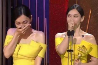 SBS Drama Awards 2021: Ác nữ Kim So Yeon khóc tơi bời khi nhận giải