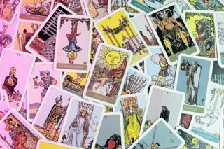 Bói bài Tarot thứ 6 ngày 14/1/2022: Khó duy trì mối quan hệ