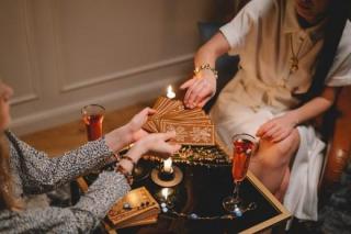 Bói bài Tarot Chủ nhật ngày 13/2/2021: Gây thù với người khác