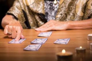 Bói bài Tarot Chủ nhật ngày 6/3/2022: Chuẩn bị thăng chức tăng lương