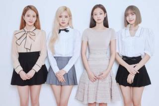 Lộ tín hiệu fan BLACKPINK than trời: Mùa xuân 2023 mới comeback?