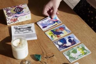 Bói bài Tarot thứ 3 ngày 12/4/2022: Quần quật tìm người yêu mà công cốc