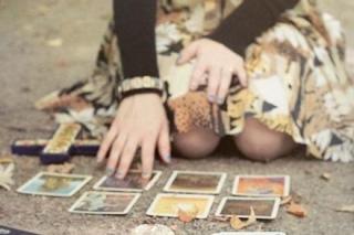 Bói bài Tarot thứ 7 ngày 30/4/2022: Tiệc tùng nghỉ lễ khéo ôm bệnh