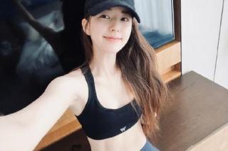 Triệu Lộ Tư chăm khoe body sau khi bị chê bóp ảnh lộ liễu
