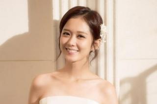 Hé lộ ngày cưới của mỹ nhân không tuổi Jang Nara