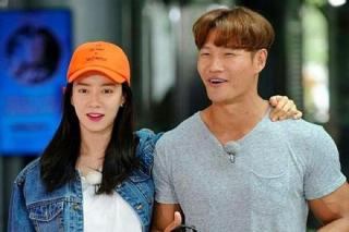 Song Ji Hyo đang có mối quan hệ lãng mạn với Kim Jong Kook