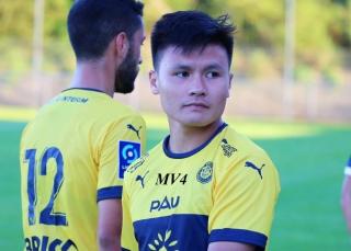 Quang Hải bị xếp vào nhóm cầu thủ kém nhất CLB Pau FC