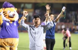 HLV Chun Jae-ho chia tay CLB Hà Nội