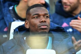 Juventus không bán Pogba