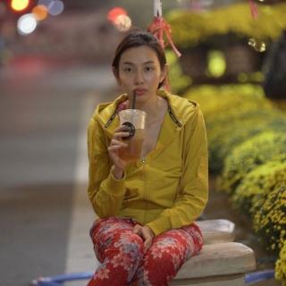  Hoa hậu Thuỳ Tiên  bất ổn : Bán hoa thì ế, làm lao công thì bị rác vào mặt