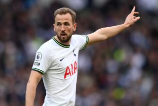 Harry Kane dễ về PSG chứ không phải MU?