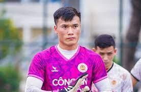 Bùi Tiến Dũng đang có ý định rời bỏ CLB Công an Hà Nội sau khi đội bóng này đạt được thỏa thuận chiêu mộ thủ môn Filip Nguyễn. 