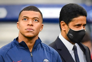 Chủ tịch PSG, Nasser al Khelaifi, đã đưa ra lời cảnh báo cuối cùng cho Kylian Mbappe trong buổi ra mắt HLV Luis Enrique.