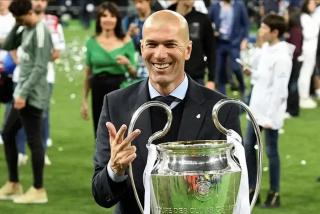 Zinedine Zidane đã đưa ra lý do tại sao anh từ chối cơ hội làm việc tại Manchester United