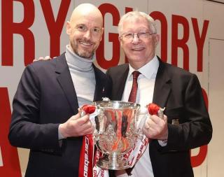 Sir Alex Ferguson nêu rõ quan điểm về chiếc ghế HLV MU của Ten Hag