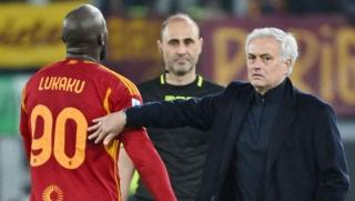 Mourinho bỏ họp báo để phản đối tấm thẻ đỏ của Lukaku