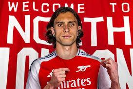 Arsenal ký hợp đồng với trung vệ Riccardo Calafiori