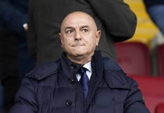 Tottenham gặp khó chuyển nhượng hè 2025: Buộc phải “bán trước khi mua” vì giới hạn tài chính