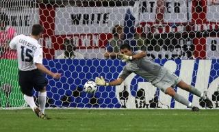 FIFA chuẩn bị thay đổi luật đá phạt đền tại World Cup 2026: Không còn cơ hội đá bồi