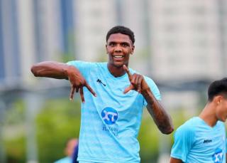 Ngoại binh cao 2m1 ghi bàn như máy, CLB Nam Định “chắc suất phá lưới” mùa V.League 2025/26?